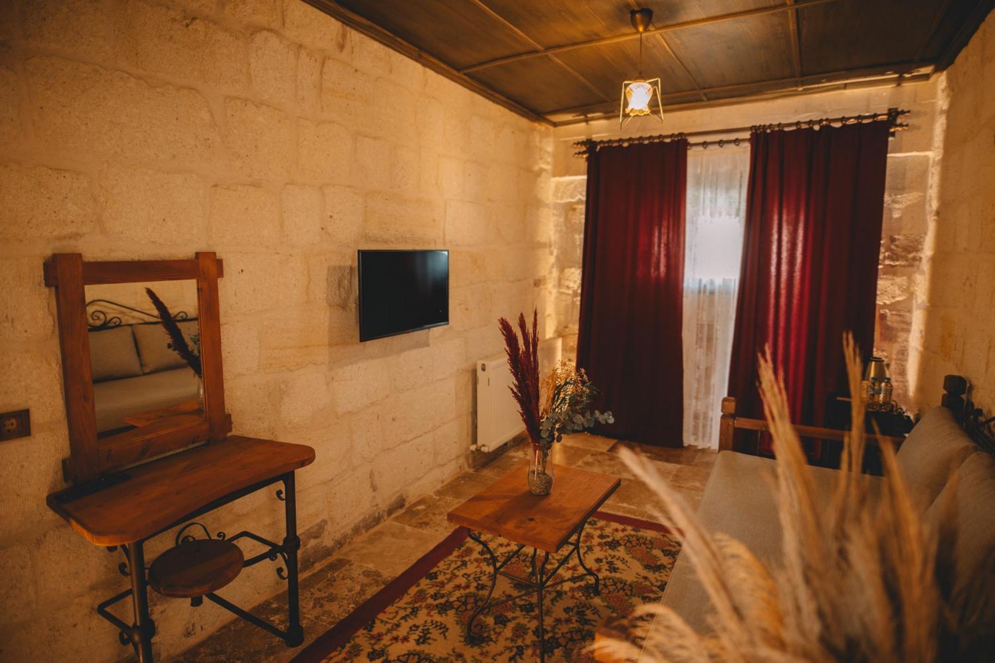 Cavusin Cave House-Cappadocia Bed & Breakfast Göreme Eksteriør bilde
